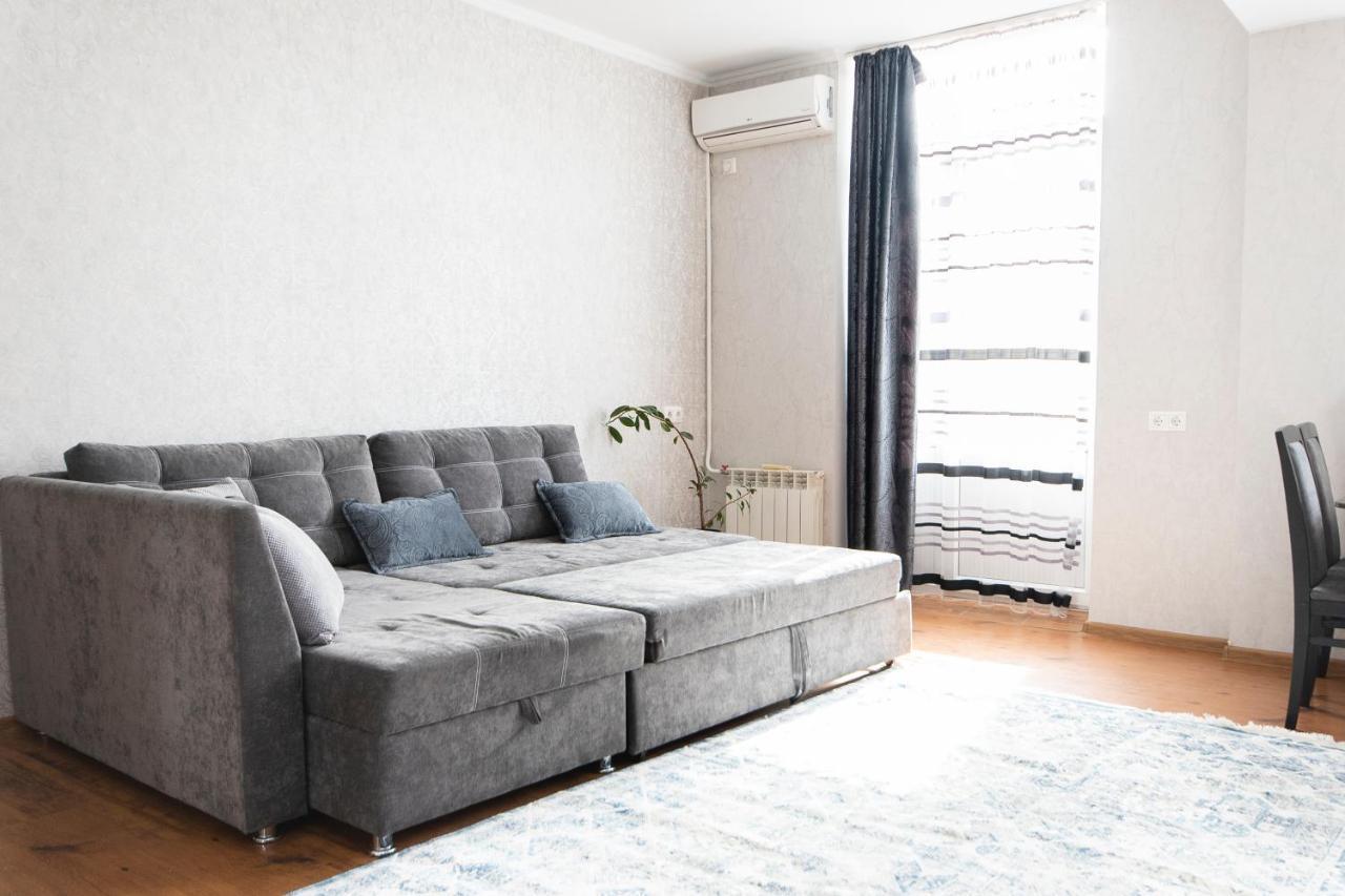 Comfortable Apartment In The Golden Square. الماتي المظهر الخارجي الصورة
