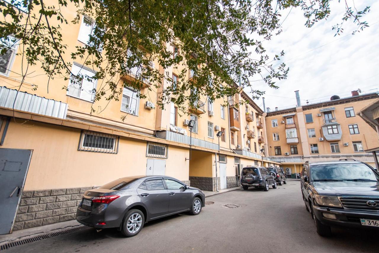 Comfortable Apartment In The Golden Square. الماتي المظهر الخارجي الصورة